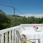 Carol Royal ツァヴタット