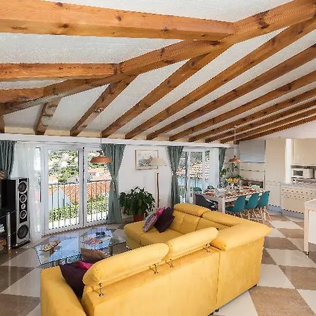 Carol Royal Cavtat