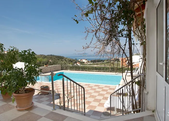 Carol Royal 아파트 *