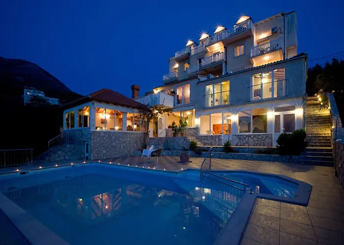 Carol Royal 아파트 *