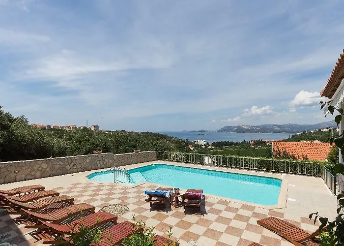 아파트 Carol Royal