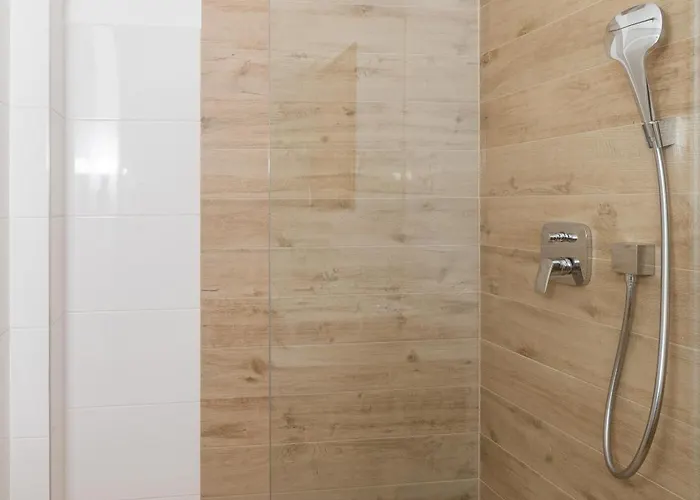 아파트 Carol Royal