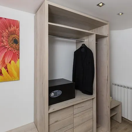 Carol Royal * ツァヴタット